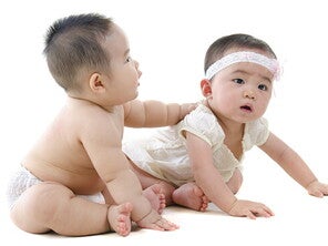 Kenapa Si Kecil Suka Sekali Menggigit Teman Mainnya Kenapa Si Kecil Suka Sekali Menggigit Teman Mainnya