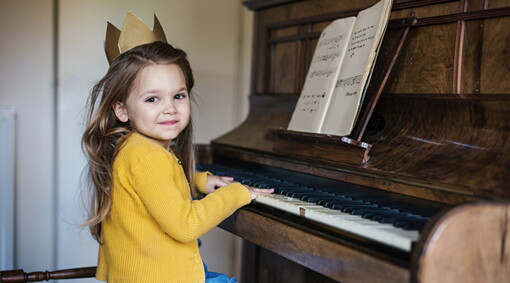 Manfaat belajar Musik untuk Perkembangan Otak Anak
