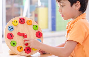Kegiatan seru untuk anak belajar membaca bilangan dan waktu