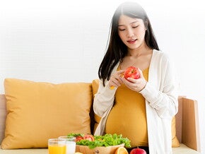 9 Pantangan Makanan bagi Ibu Hamil