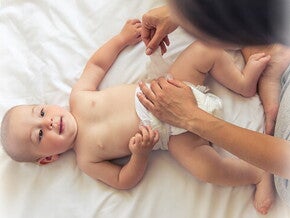 Mengganti Popok Bayi Anda