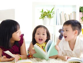 Mengenal Faktor yang Mempengaruhi Perkembangan Bahasa Anak Mengenal Faktor yang Mempengaruhi Perkembangan Bahasa Anak