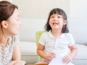 Mam, Kenalilah Tanda dan Cara Stimulasi Anak Bicara Berikut Ini