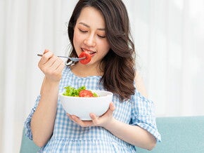 Mitos vs. Fakta_ Apa Saja Pantangan Makanan untuk Ibu Menyusui_ (Thumbnail).jpg