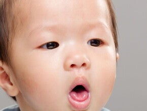 Gejala dan Solusi Terbaik untuk Mengatasi Batuk pada Bayi