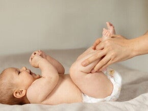 10 Cara Efektif Mengatasi Kembung pada Bayi  