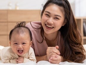 Manfaat Tummy Time untuk Bayi: Cara Tepat, Frekuensi, dan Respons Saat Bayi Menangis