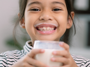 Panduan Memilih Susu yang Baik untuk Pencernaan Anak