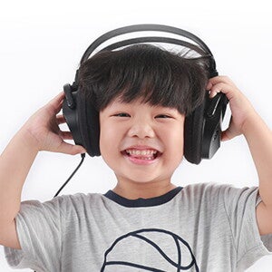 Mendengarkan Musik Bisa Tingkatkan Kehebatan Si Kecil, Lho!