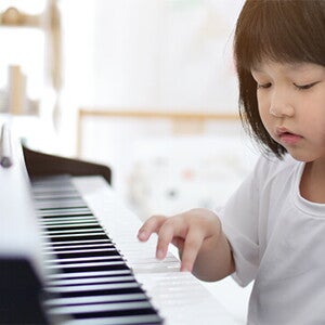 Si Kecil dan Musik: Manfaat Stimulasi Musik dalam Perkembangan Anak