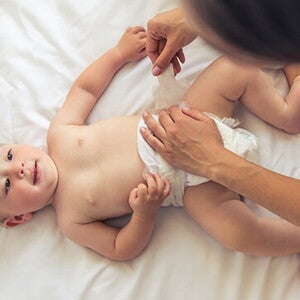 Mengganti Popok Bayi Anda