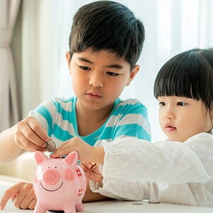 Cara Efektif Mengenalkan Tabungan untuk Anak