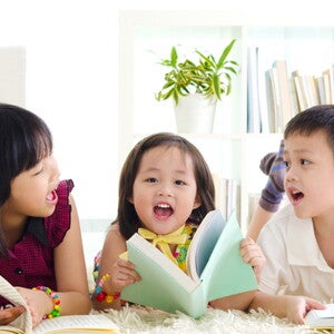 Mengenal Faktor yang Mempengaruhi Perkembangan Bahasa Anak