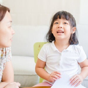 Mam, Kenalilah Tanda dan Cara Stimulasi Anak Bicara Berikut Ini