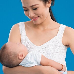 7 Teknik dan Cara Menggendong Bayi Baru Lahir, Anti Ribet!