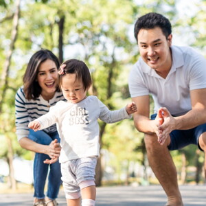 Cara Stimulasi Agar Anak Cepat Belajar Jalan.jpg