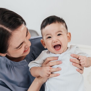 Yuk, Ketahui Milestone Bayi dan Dukung Tumbuh Kembangnya!