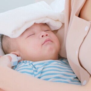 Cara Menurunkan Demam pada Bayi Cara Menurunkan Demam pada Bayi