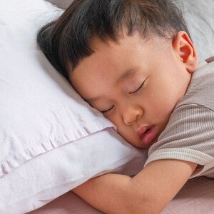 Anak Lemas dan Tidur Terus_Cek Penyebab dan Cara Mengatasinya