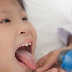 Radang Tenggorokan pada Anak: Penyebab, Pantangan, dan Cara Mengatasinya