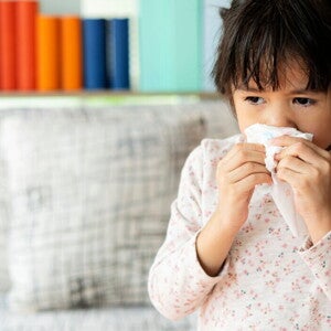 Kenali Gejala Rhinitis Alergi pada Anak dan Cara Mengatasinya Kenali Gejala Rhinitis Alergi pada Anak dan Cara Mengatasinya