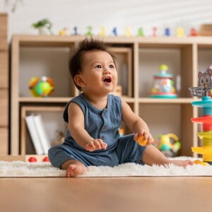 Panduan Lengkap untuk Memantau Perkembangan Bayi. Yuk, Simak! Panduan Lengkap untuk Memantau Perkembangan Bayi. Yuk, Simak!