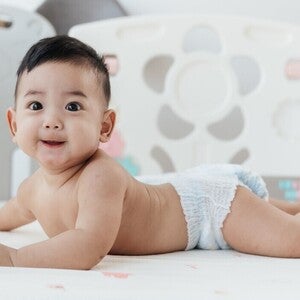 Tahapan Perkembangan Bayi 0-6 Bulan: Panduan Lengkap untuk Mam