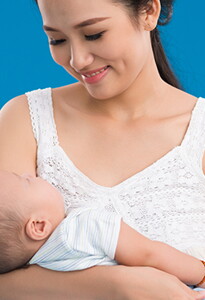 7 Teknik dan Cara Menggendong Bayi Baru Lahir, Anti Ribet!