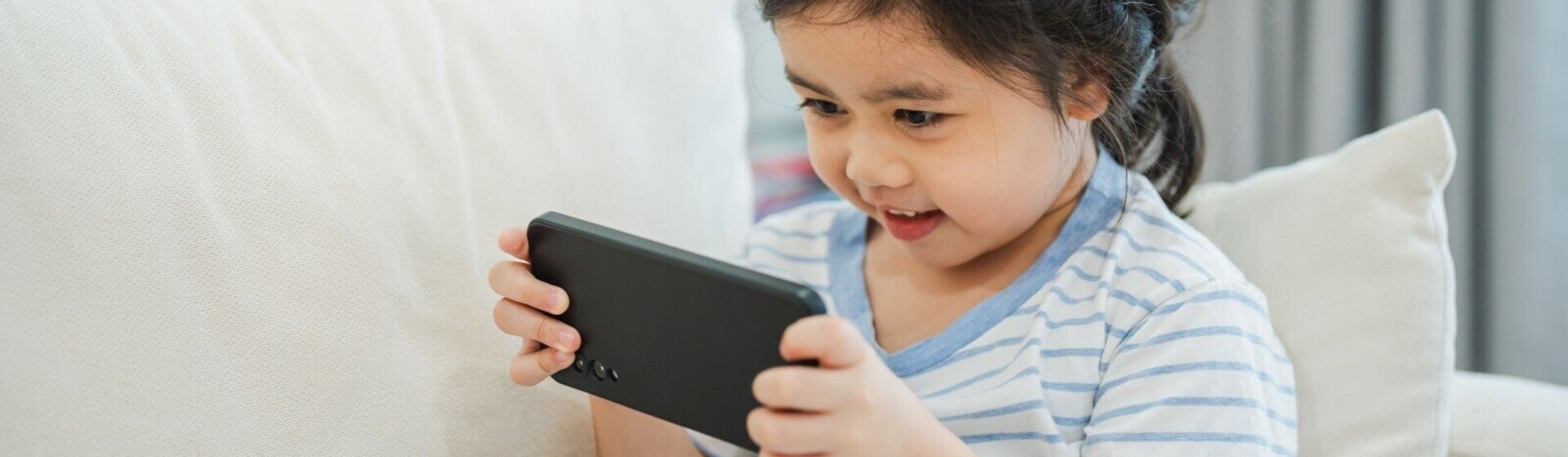 Screen Time Anak: Batas Aman, Dampak pada Otak, dan Tips Mengelolanya
