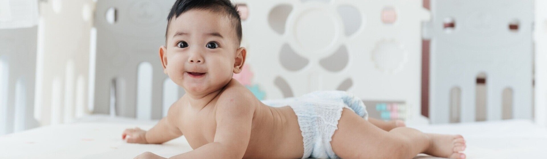 Tahapan Perkembangan Bayi 0-6 Bulan: Panduan Lengkap untuk Mam