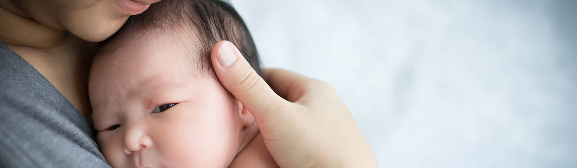 Tips untuk Mensendawakan Bayi Anda Tips untuk Mensendawakan Bayi Anda