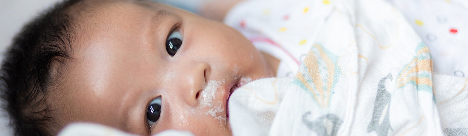 Kenali Penyebab dan Cara Mengatasi Bayi Gumoh